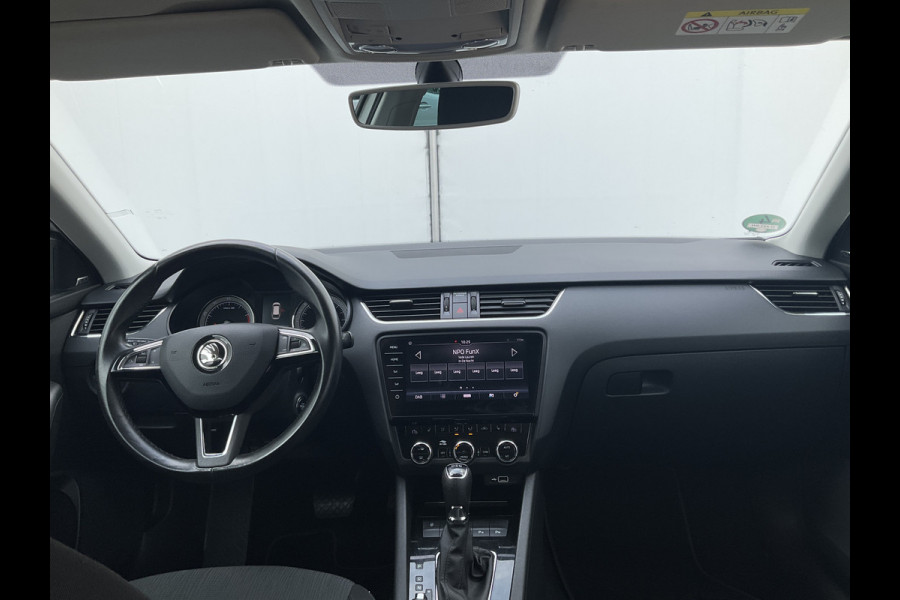 Škoda Octavia Combi 1.5 TSI 150pk Automaat Trekhaak Carplay Stoelverw Cruise NL-Auto!