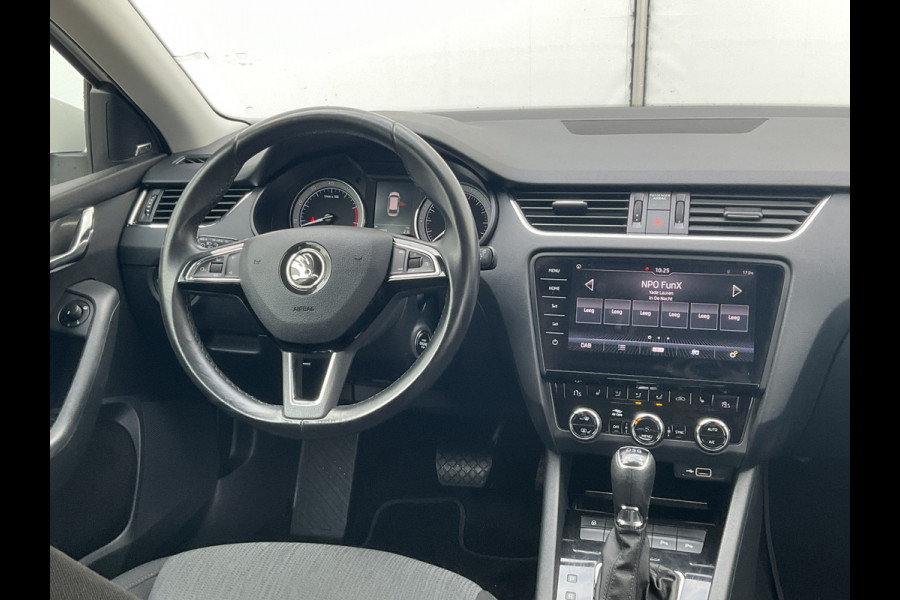 Škoda Octavia Combi 1.5 TSI 150pk Automaat Trekhaak Carplay Stoelverw Cruise NL-Auto!