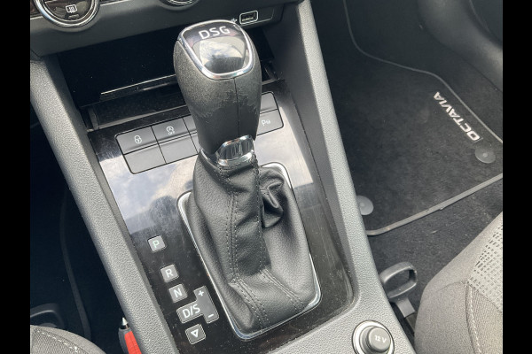 Škoda Octavia Combi 1.5 TSI 150pk Automaat Trekhaak Carplay Stoelverw Cruise NL-Auto!