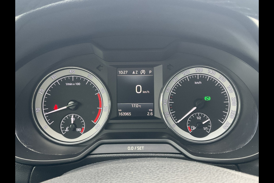 Škoda Octavia Combi 1.5 TSI 150pk Automaat Trekhaak Carplay Stoelverw Cruise NL-Auto!