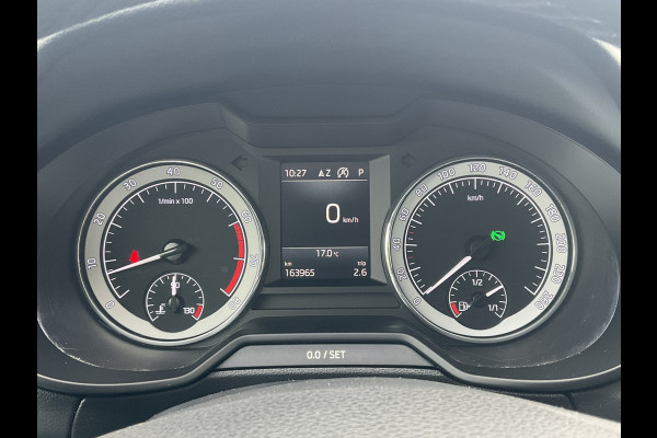 Škoda Octavia Combi 1.5 TSI 150pk Automaat Trekhaak Carplay Stoelverw Cruise NL-Auto!
