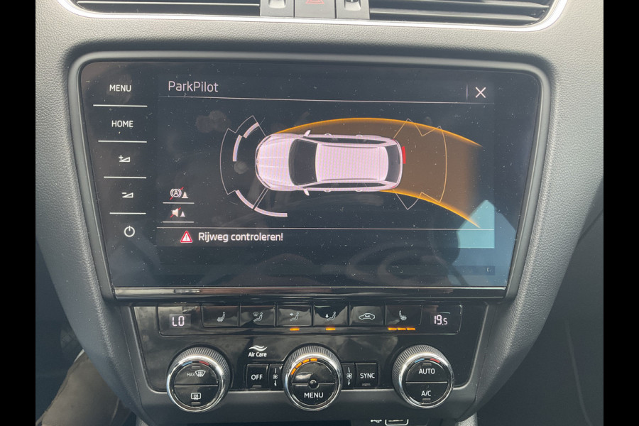 Škoda Octavia Combi 1.5 TSI 150pk Automaat Trekhaak Carplay Stoelverw Cruise NL-Auto!