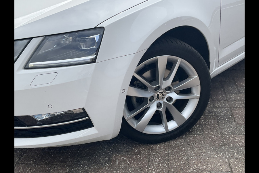 Škoda Octavia Combi 1.5 TSI 150pk Automaat Trekhaak Carplay Stoelverw Cruise NL-Auto!
