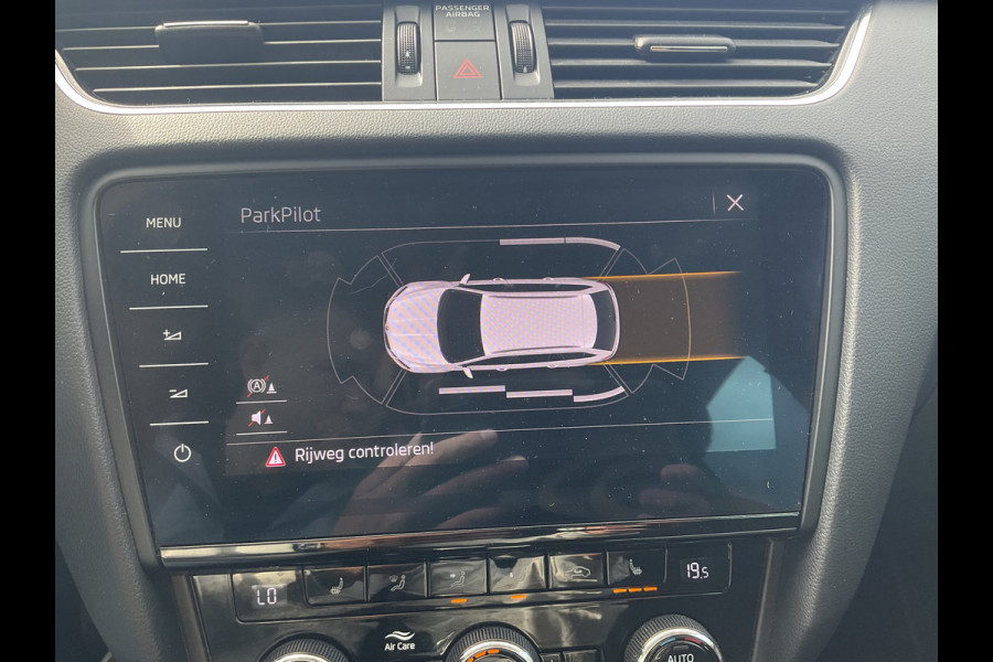 Škoda Octavia Combi 1.5 TSI 150pk Automaat Trekhaak Carplay Stoelverw Cruise NL-Auto!