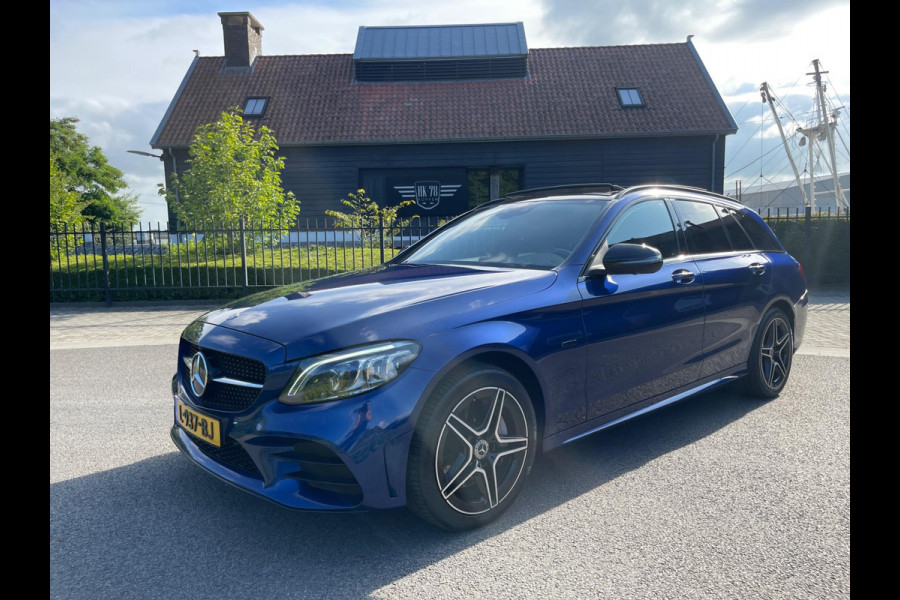 Mercedes-Benz C-Klasse Estate 300 e HYBRIDE AMG NIGHT-PAKKET PANORAMADAK 360" CAMERA TREKHAAK