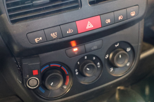 Opel Combo 1.6 CDTi 105 PK L2H1 Sport | Cruise control | Stoelverwarming | Airco | LM Velgen | Sidebars | Werkplaatsinrichting | Euro 6 | NAP Logisch | Nieuwe APK