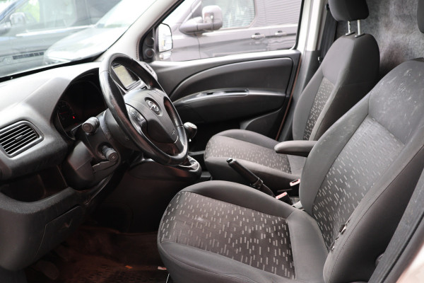 Opel Combo 1.6 CDTi 105 PK L2H1 Sport | Cruise control | Stoelverwarming | Airco | LM Velgen | Sidebars | Werkplaatsinrichting | Euro 6 | NAP Logisch | Nieuwe APK