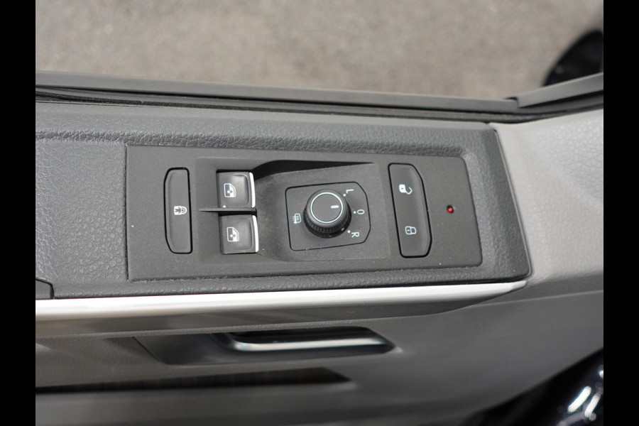 Volkswagen Transporter 2.0 TDI L2 Dubbele Cabine Automaat Airco Cruise control Camera Apple Carplay/Android Auto