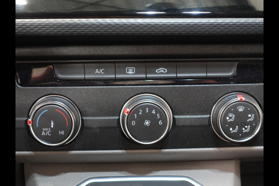 Volkswagen Transporter 2.0 TDI L2 Dubbele Cabine Automaat Airco Cruise control Camera Apple Carplay/Android Auto