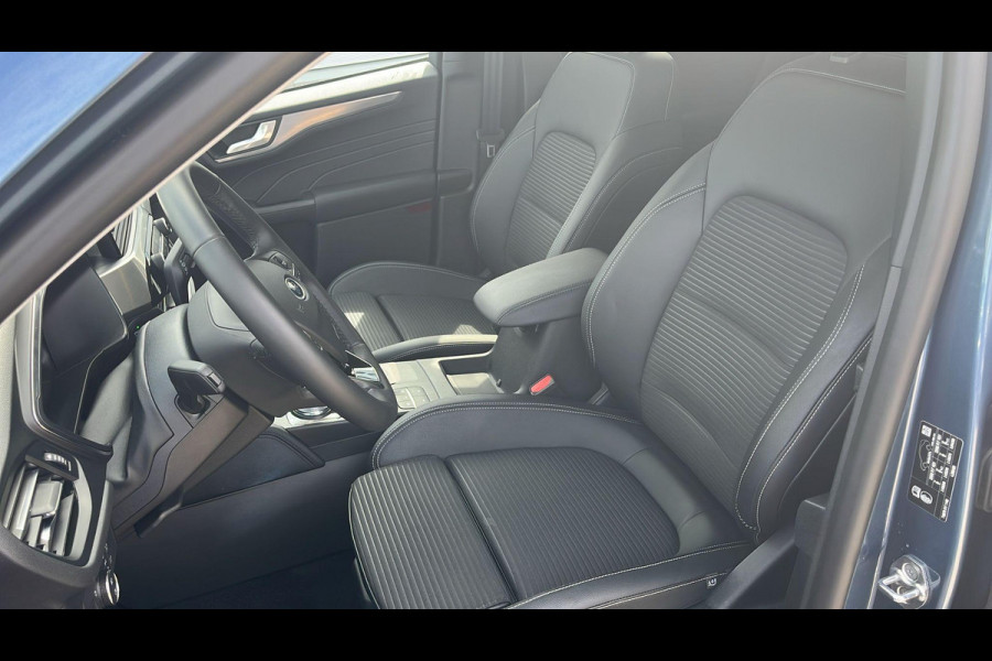 Ford Kuga 2.5 PHEV Titanium | zuid | 225pk | Driver Assistance Pack | Winterpack | Technology Pack | AGR Stoelen | All Season banden Cross Climate