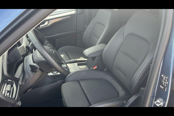 Ford Kuga 2.5 PHEV Titanium | zuid | 225pk | Driver Assistance Pack | Winterpack | Technology Pack | AGR Stoelen | All Season banden Cross Climate