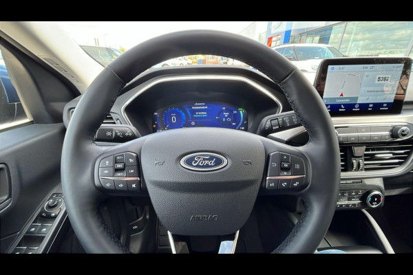 Ford Kuga 2.5 PHEV Titanium | zuid | 225pk | Driver Assistance Pack | Winterpack | Technology Pack | AGR Stoelen | All Season banden Cross Climate