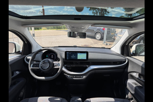 Fiat 500 RED 42 kWh PANORAMADAK / NAVIGATIE / CARPLAY / ZO GOED ALS NIEUW