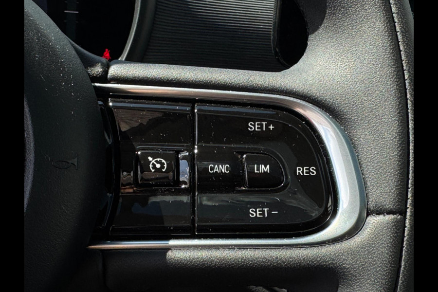 Fiat 500 RED 42 kWh PANORAMADAK / NAVIGATIE / CARPLAY / ZO GOED ALS NIEUW