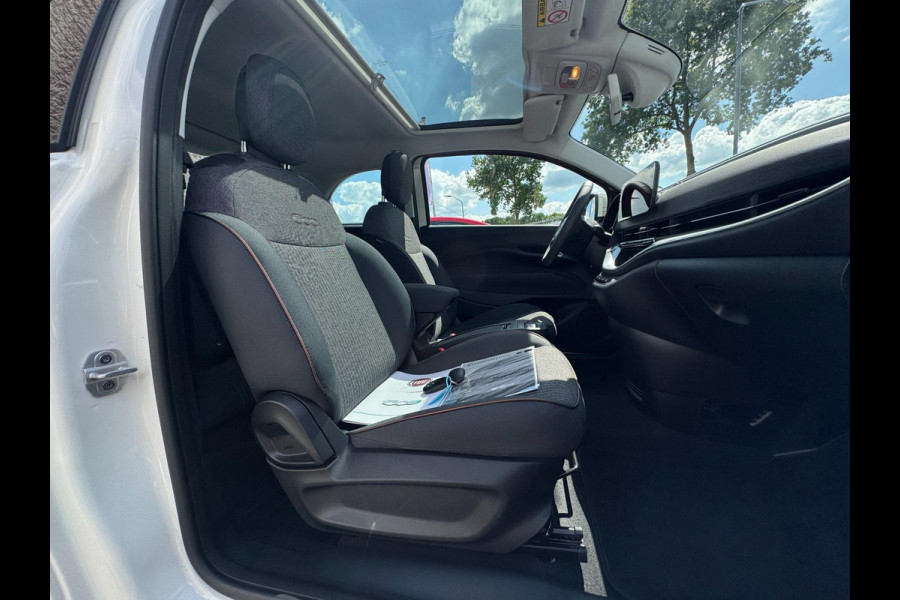 Fiat 500 RED 42 kWh PANORAMADAK / NAVIGATIE / CARPLAY / ZO GOED ALS NIEUW