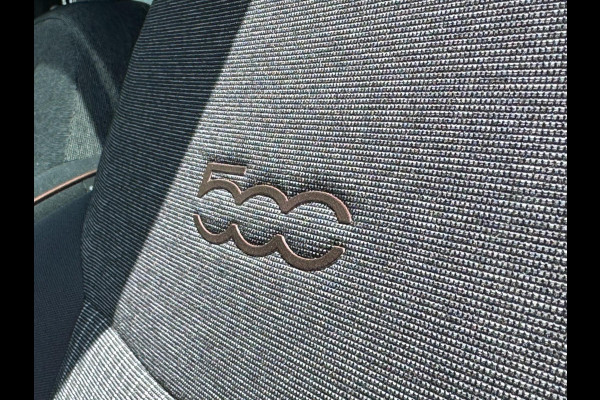 Fiat 500 RED 42 kWh PANORAMADAK / NAVIGATIE / CARPLAY / ZO GOED ALS NIEUW