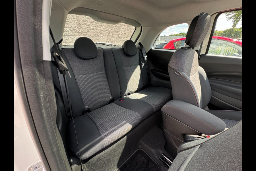 Fiat 500 RED 42 kWh PANORAMADAK / NAVIGATIE / CARPLAY / ZO GOED ALS NIEUW