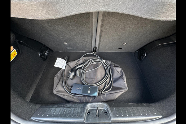 Fiat 500 RED 42 kWh PANORAMADAK / NAVIGATIE / CARPLAY / ZO GOED ALS NIEUW