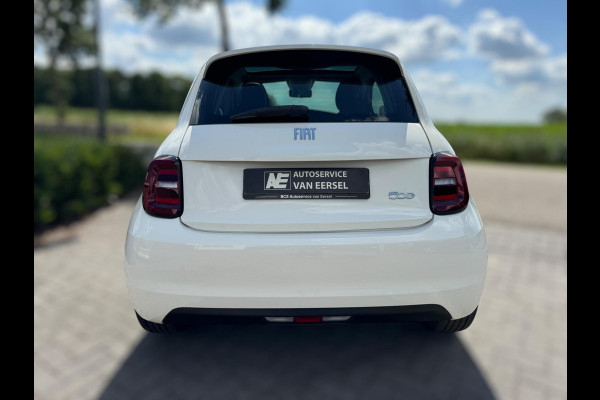 Fiat 500 RED 42 kWh PANORAMADAK / NAVIGATIE / CARPLAY / ZO GOED ALS NIEUW
