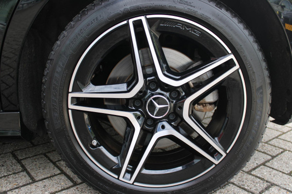 Mercedes-Benz B-Klasse 250e 218PK BUSINESS SOLUTION AMG NIGHT EDITION | NAVIGATIE | SFEERVERLICHTING | ACHTERUITRIJCAMERA | PARKEERSENSOREN VOOR / ACHTER | ALCANTARA / KUNSTLEDER BEKLEDING | VOORSTOELEN VERWARMBAAR | VERLICHTE INSTAPLIJSTEN | LICHTMETALEN AMG DUBBELSPAAKS VELGEN 18" | NIGHT PAKKET |