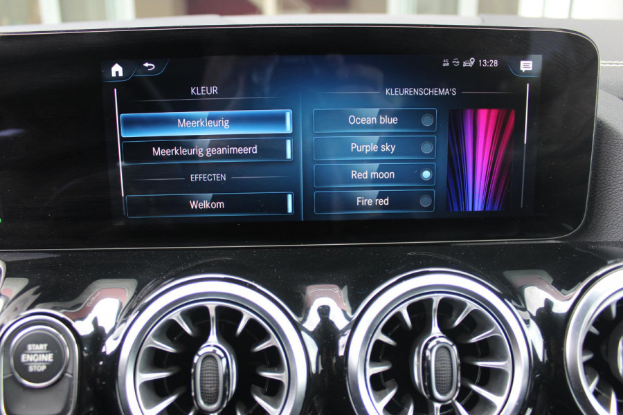 Mercedes-Benz B-Klasse 250e 218PK BUSINESS SOLUTION AMG NIGHT EDITION | NAVIGATIE | SFEERVERLICHTING | ACHTERUITRIJCAMERA | PARKEERSENSOREN VOOR / ACHTER | ALCANTARA / KUNSTLEDER BEKLEDING | VOORSTOELEN VERWARMBAAR | VERLICHTE INSTAPLIJSTEN | LICHTMETALEN AMG DUBBELSPAAKS VELGEN 18" | NIGHT PAKKET |