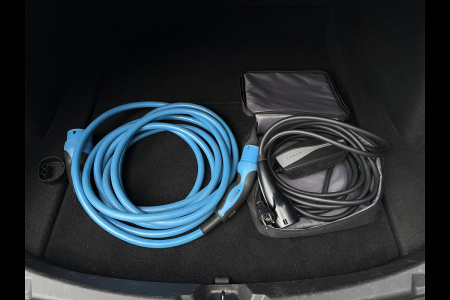 Tesla Model 3 Aut. Range Plus | Autopilot | Panorama | Leder | Navi | Camera |