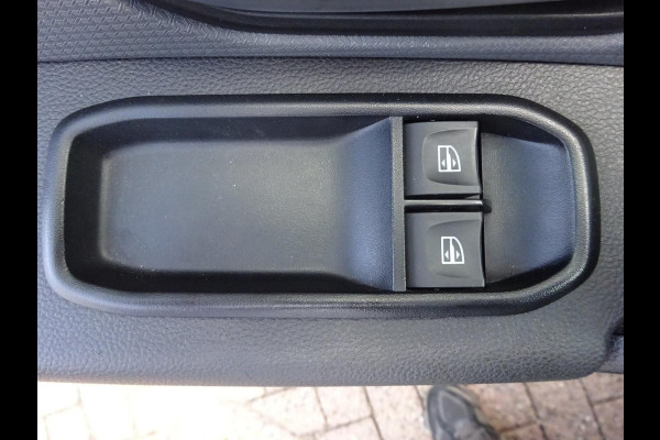 Renault Express 1.5 dCi 75 Comfort + AIRCO GROOT NAVI SCHERM ( Kangoo ) CRUISE CONTROL
