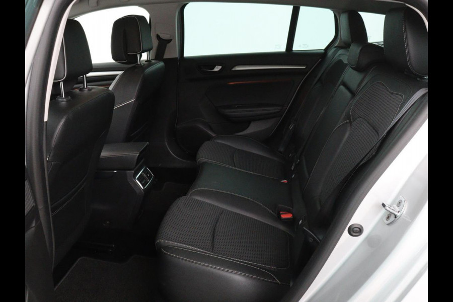 Renault Mégane 1.3 TCe Bose | Trekhaak | Camera | Carplay | Keyless | Navigatie | Climate control | Bose Sound | Park Assist | Half leder