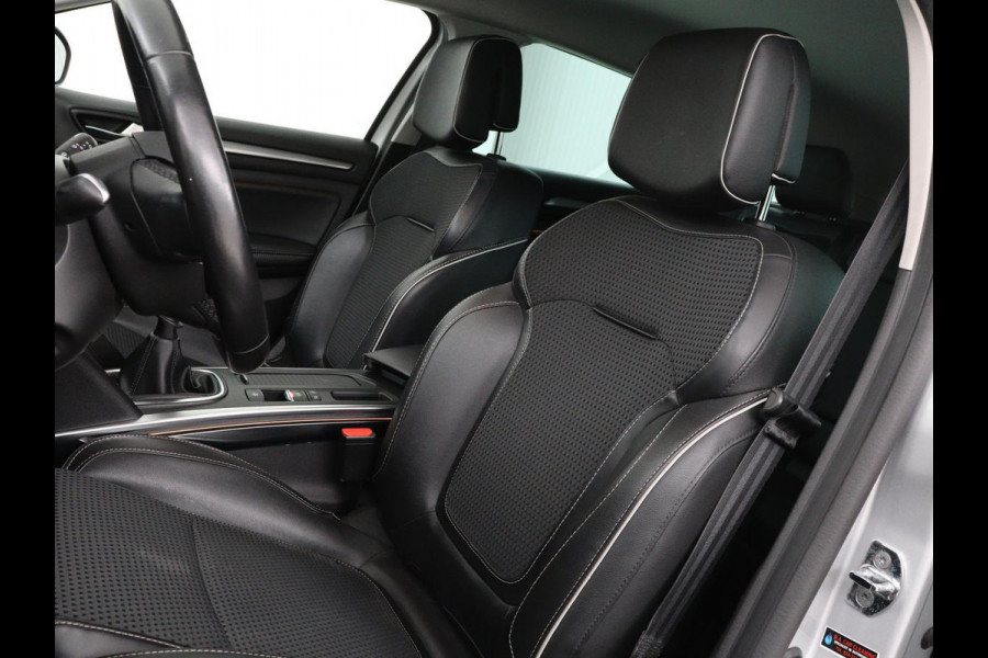 Renault Mégane 1.3 TCe Bose | Trekhaak | Camera | Carplay | Keyless | Navigatie | Climate control | Bose Sound | Park Assist | Half leder