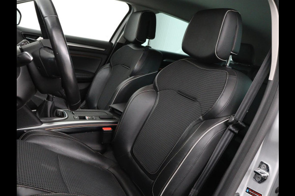 Renault Mégane 1.3 TCe Bose | Trekhaak | Camera | Carplay | Keyless | Navigatie | Climate control | Bose Sound | Park Assist | Half leder