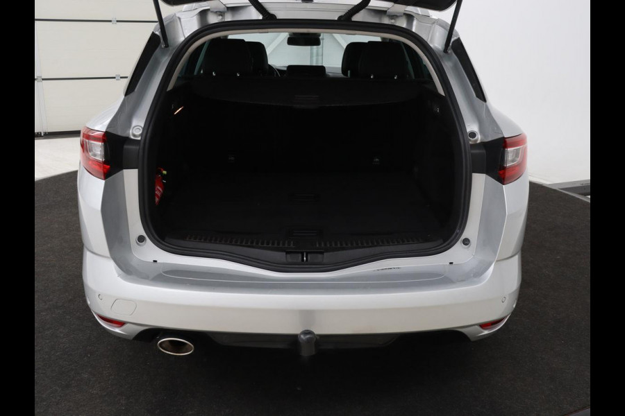 Renault Mégane 1.3 TCe Bose | Trekhaak | Camera | Carplay | Keyless | Navigatie | Climate control | Bose Sound | Park Assist | Half leder