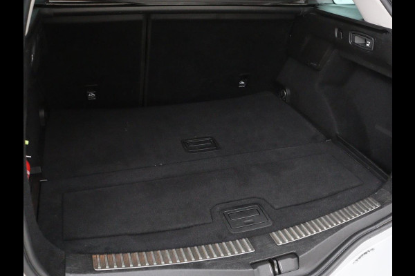 Renault Mégane 1.3 TCe Bose | Trekhaak | Camera | Carplay | Keyless | Navigatie | Climate control | Bose Sound | Park Assist | Half leder