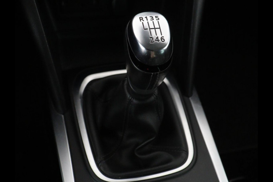 Renault Mégane 1.3 TCe Bose | Trekhaak | Camera | Carplay | Keyless | Navigatie | Climate control | Bose Sound | Park Assist | Half leder