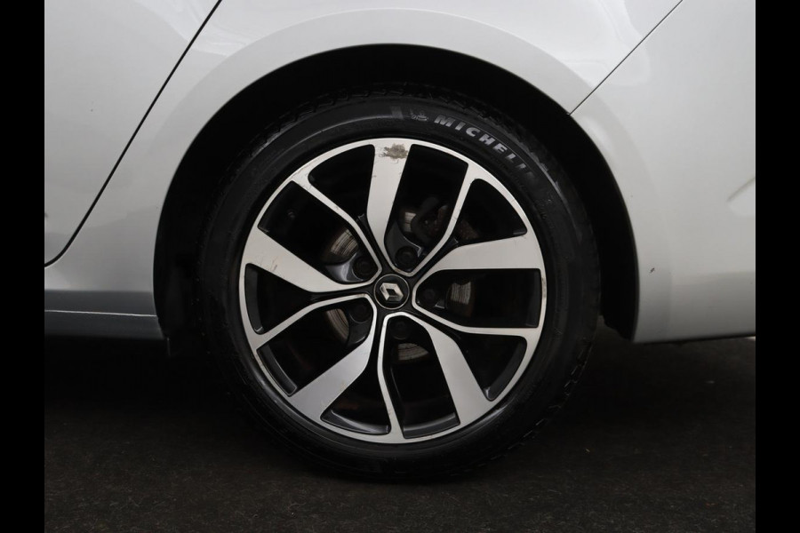 Renault Mégane 1.3 TCe Bose | Trekhaak | Camera | Carplay | Keyless | Navigatie | Climate control | Bose Sound | Park Assist | Half leder