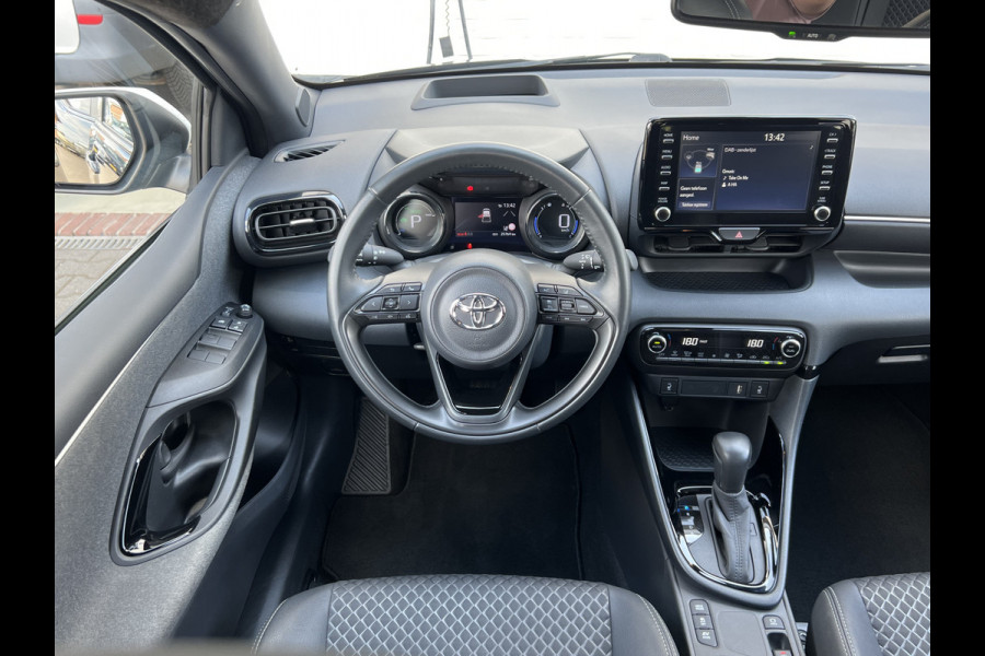 Toyota Yaris 1.5 Hybrid Launch Edition | HUD | 17 inch | Camera | Carplay