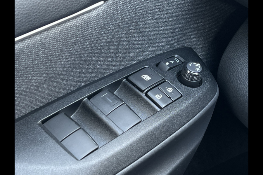 Toyota Yaris 1.5 Hybrid Launch Edition | HUD | 17 inch | Camera | Carplay
