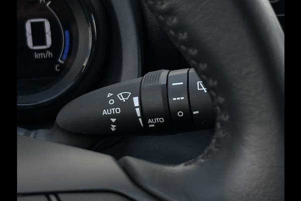 Toyota Yaris 1.5 Hybrid Launch Edition | HUD | 17 inch | Camera | Carplay