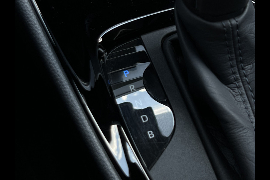 Toyota Yaris 1.5 Hybrid Launch Edition | HUD | 17 inch | Camera | Carplay