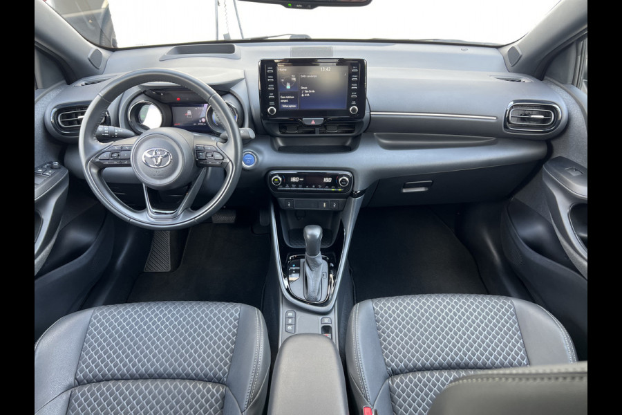 Toyota Yaris 1.5 Hybrid Launch Edition | HUD | 17 inch | Camera | Carplay
