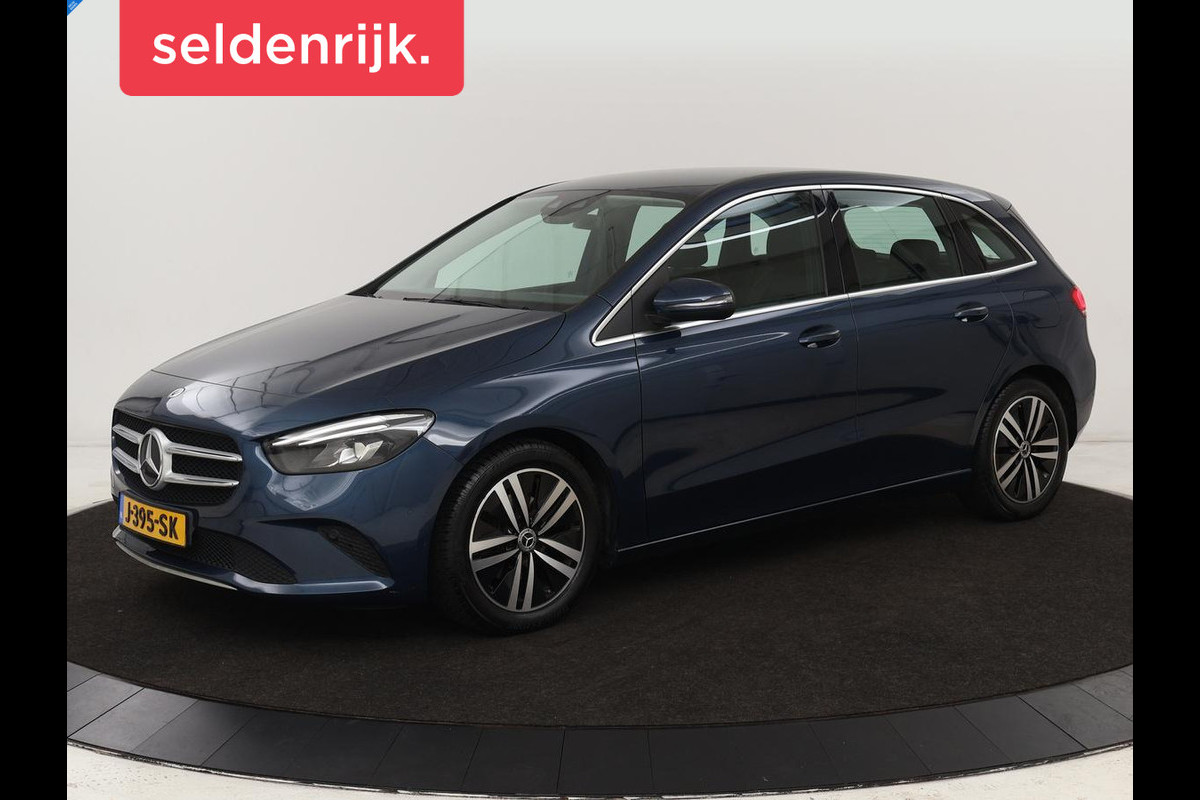 Mercedes-Benz B-Klasse 180 Business Solution Luxury | Leder | Stoelverwarming | Carplay | Sfeerverlichting | Camera | Widescreen | Full LED | Navigatie