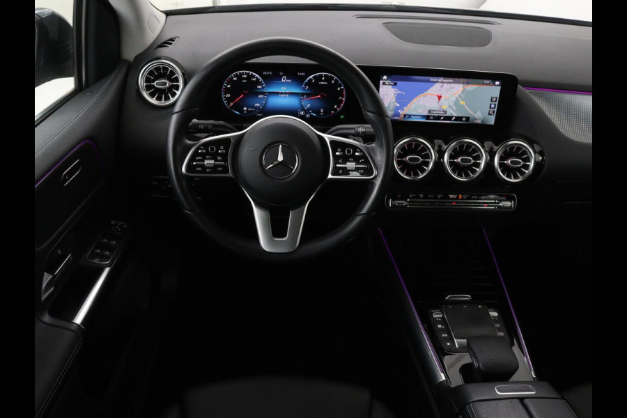 Mercedes-Benz B-Klasse 180 Business Solution Luxury | Leder | Stoelverwarming | Carplay | Sfeerverlichting | Camera | Widescreen | Full LED | Navigatie