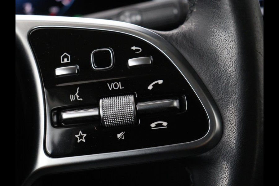 Mercedes-Benz B-Klasse 180 Business Solution Luxury | Leder | Stoelverwarming | Carplay | Sfeerverlichting | Camera | Widescreen | Full LED | Navigatie