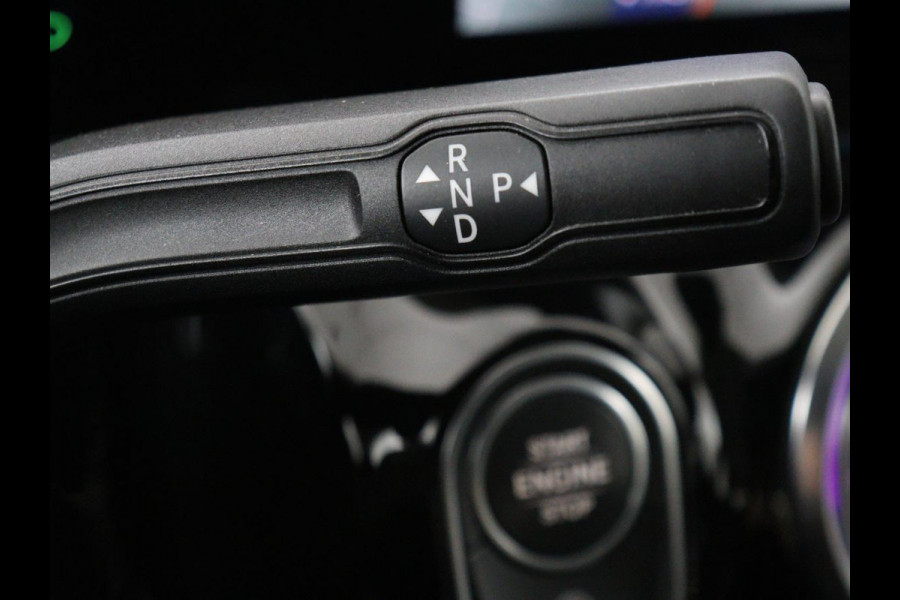Mercedes-Benz B-Klasse 180 Business Solution Luxury | Leder | Stoelverwarming | Carplay | Sfeerverlichting | Camera | Widescreen | Full LED | Navigatie