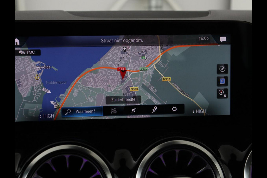 Mercedes-Benz B-Klasse 180 Business Solution Luxury | Leder | Stoelverwarming | Carplay | Sfeerverlichting | Camera | Widescreen | Full LED | Navigatie