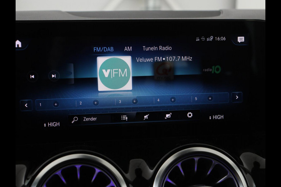 Mercedes-Benz B-Klasse 180 Business Solution Luxury | Leder | Stoelverwarming | Carplay | Sfeerverlichting | Camera | Widescreen | Full LED | Navigatie