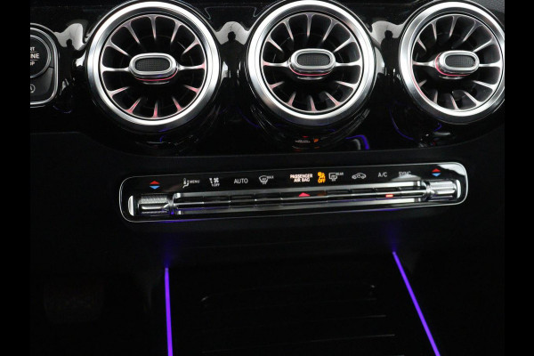 Mercedes-Benz B-Klasse 180 Business Solution Luxury | Leder | Stoelverwarming | Carplay | Sfeerverlichting | Camera | Widescreen | Full LED | Navigatie