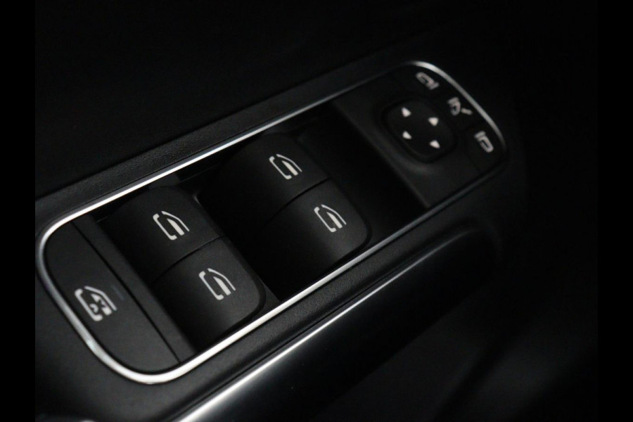 Mercedes-Benz B-Klasse 180 Business Solution Luxury | Leder | Stoelverwarming | Carplay | Sfeerverlichting | Camera | Widescreen | Full LED | Navigatie