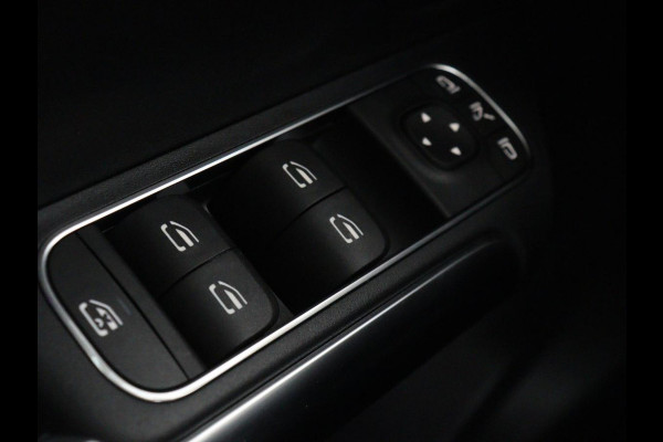 Mercedes-Benz B-Klasse 180 Business Solution Luxury | Leder | Stoelverwarming | Carplay | Sfeerverlichting | Camera | Widescreen | Full LED | Navigatie