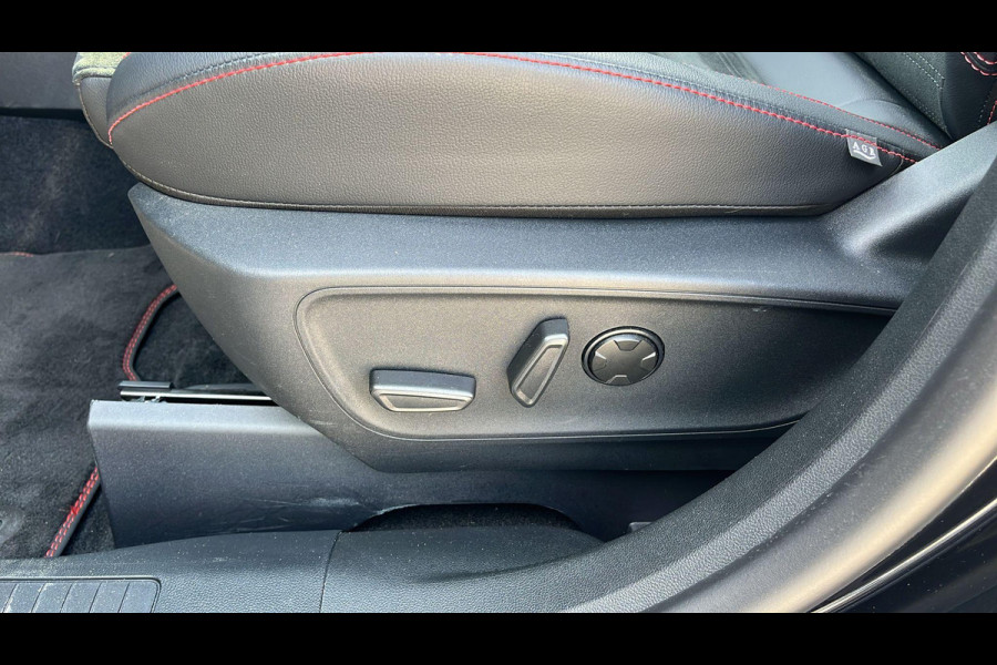 Ford Kuga 2.5 PHEV ST-Line X 225pk | Driver Assistance Pack | Panoramadak | Winterpack | Technology Pack | AGR Stoelen | 19 inch Lichtmetaal | Verlengde Fabrieksgarantie tot 04-2028
