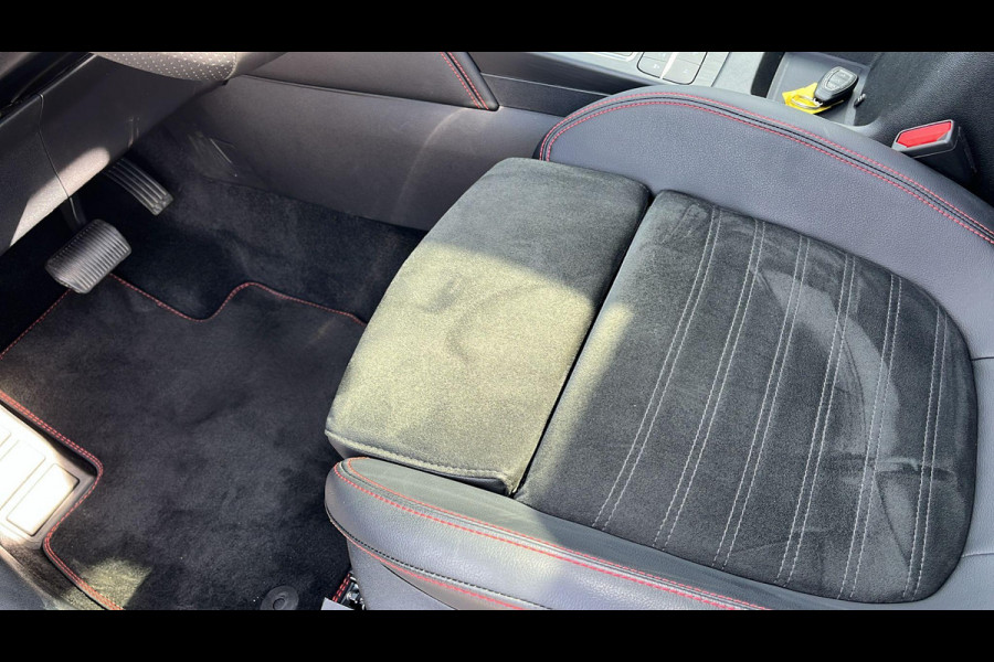 Ford Kuga 2.5 PHEV ST-Line X 225pk | Driver Assistance Pack | Panoramadak | Winterpack | Technology Pack | AGR Stoelen | 19 inch Lichtmetaal | Verlengde Fabrieksgarantie tot 04-2028
